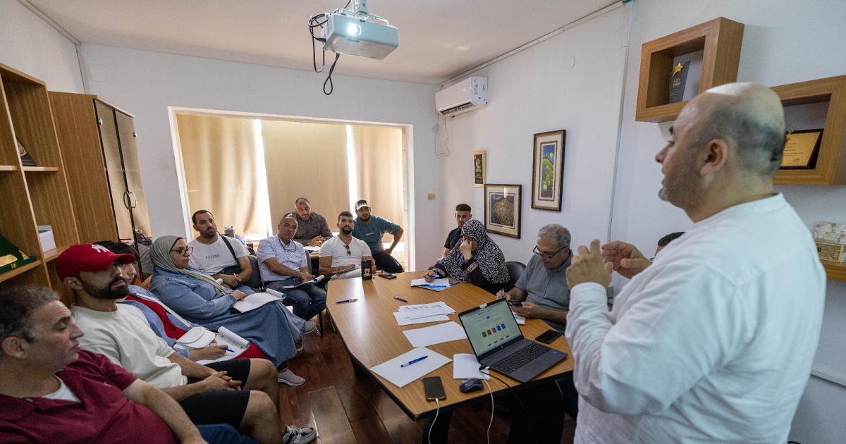 "بيت مال القدس" تختتم المرحلة الثالثة من برنامج تأهيل التجار المقدسيين